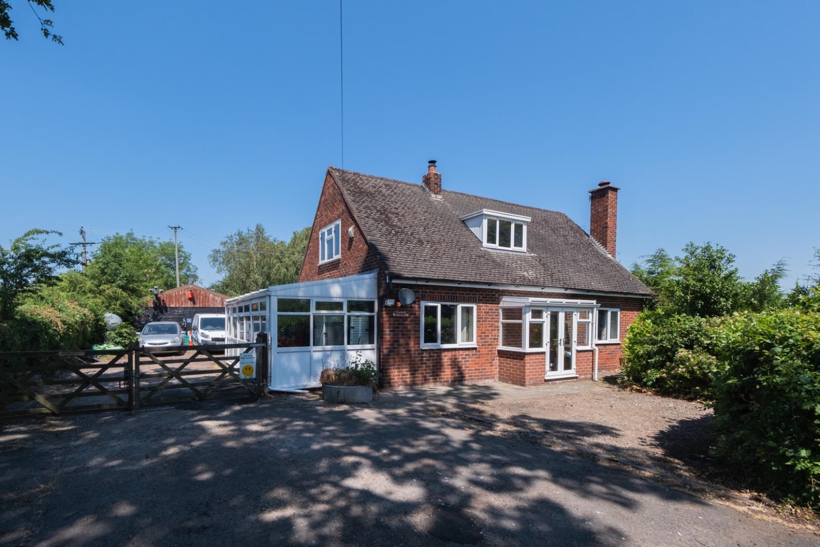 3 bedroom Detached Bungalow for Sale in Poole Nr. Nantwich